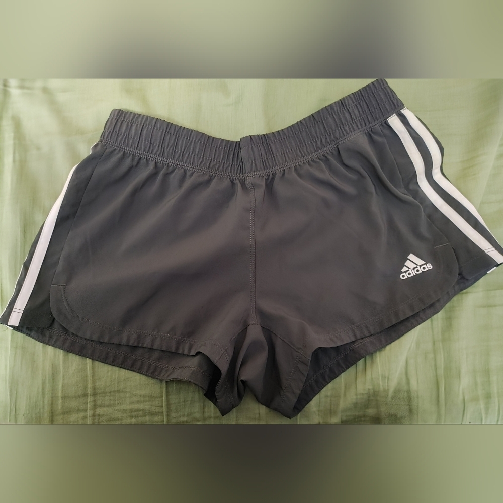 Adidas: AEROREADY 3-Stripes Training Shorts โ Size S - Picture 2 of 6